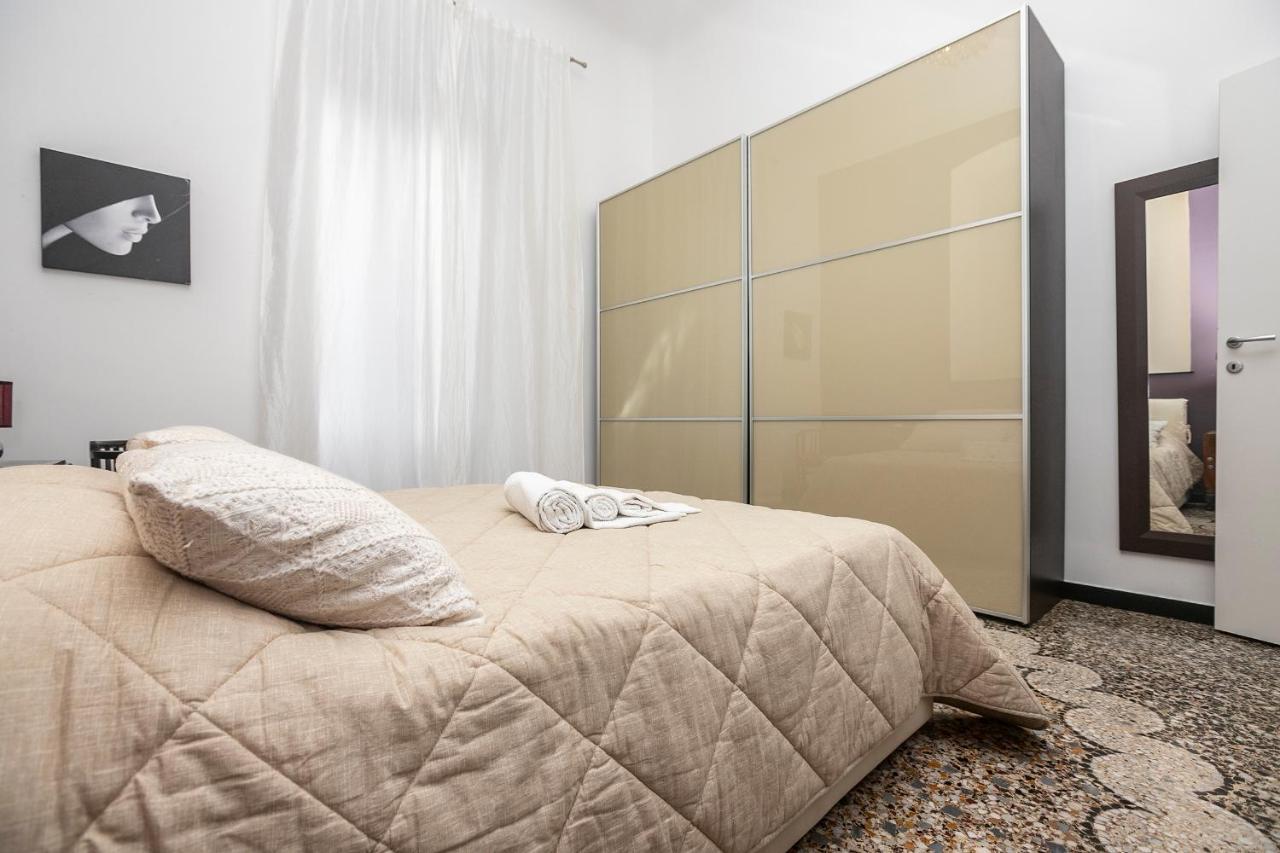 Homes In Genoa - Gold And Silver Bagian luar foto